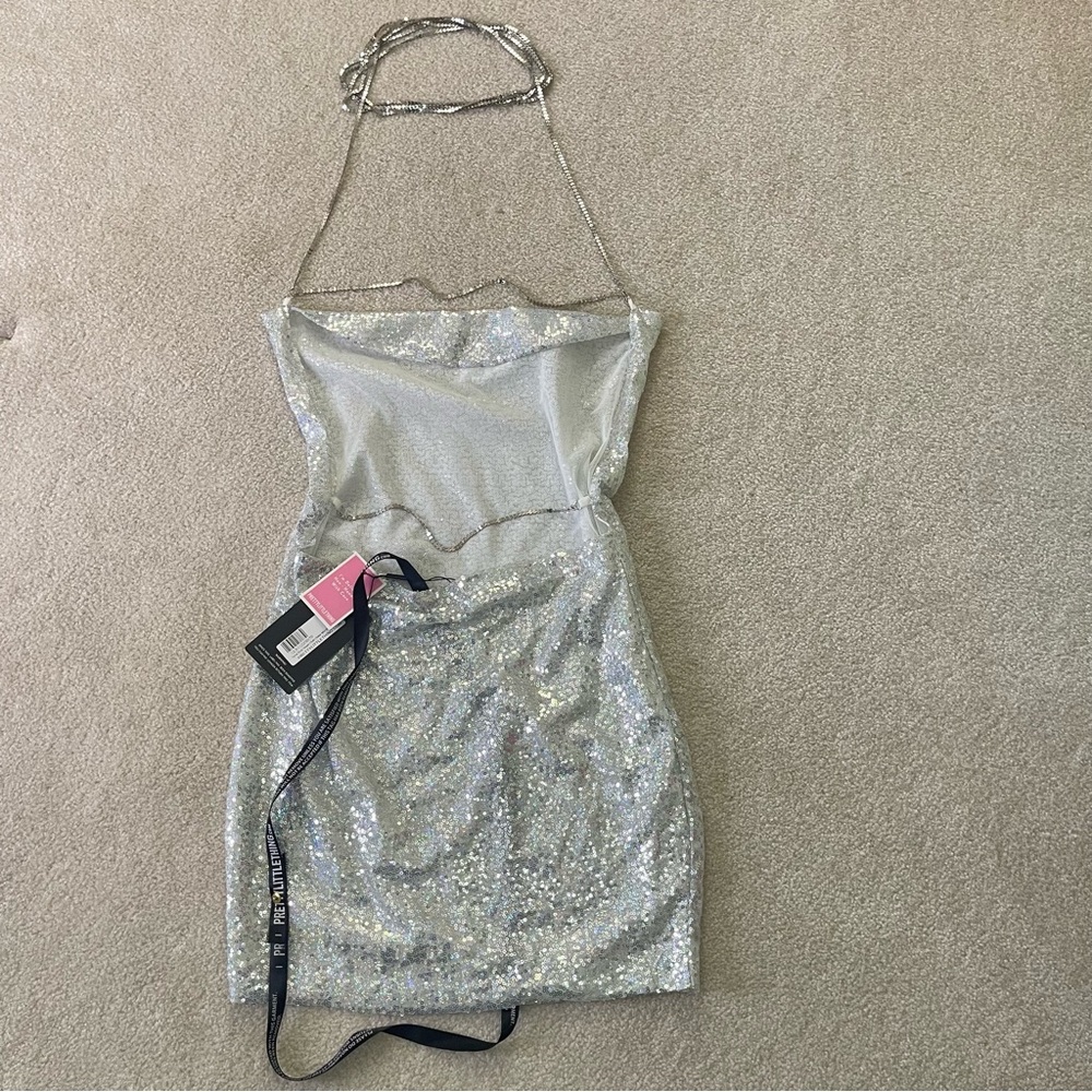NWT pretty little thing Tarria Silver Sequin Chain Choker Mini Dress - Picture 4 of 11